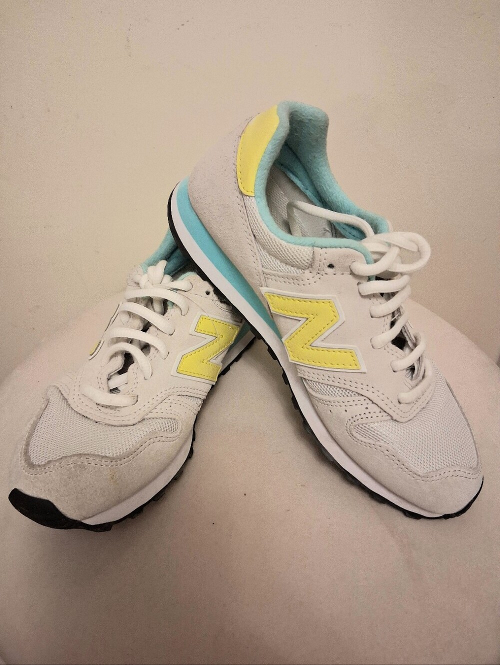 NEW BALANCE 373 WOMEN'S GRAY & YELLOW RETRO RUNNING SNEAKERS